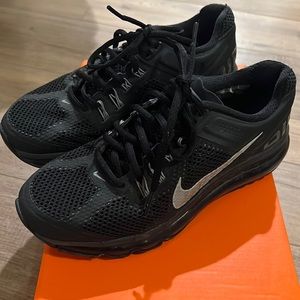 Nike air max size 6.5 rarely worn, practically brand new!